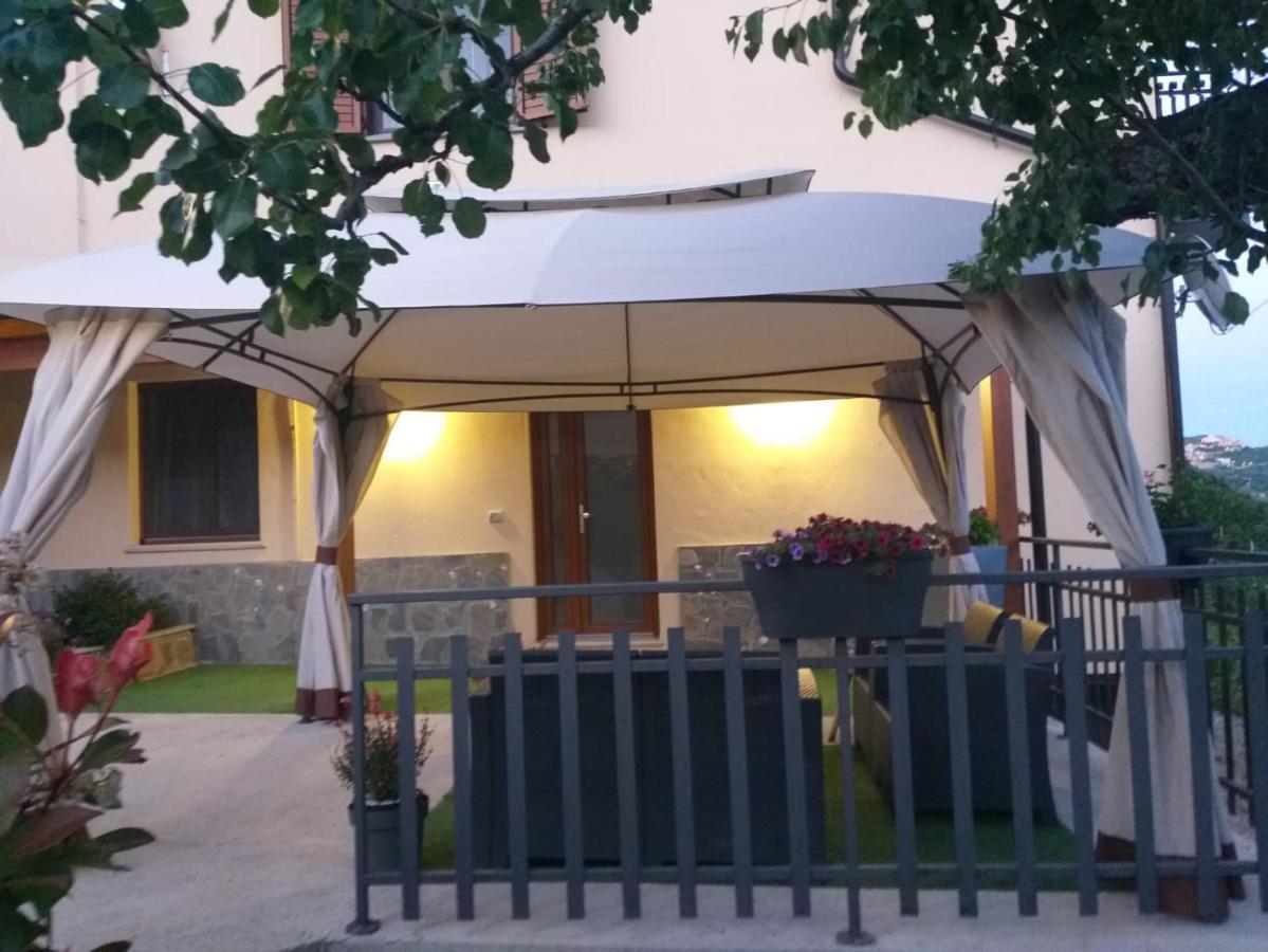 La Casa Nel Verde Castelmezzano Luaran gambar