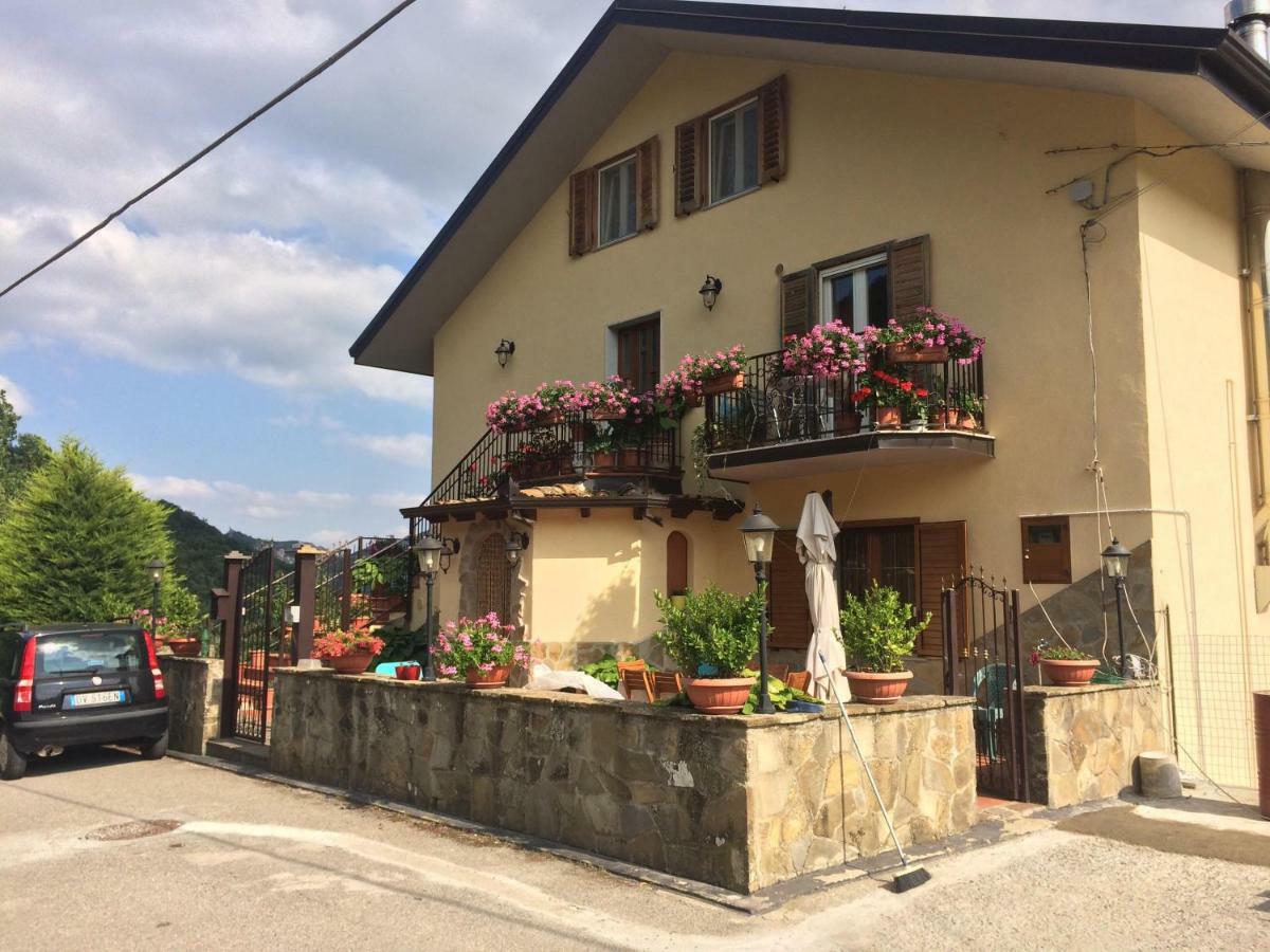 La Casa Nel Verde Castelmezzano Luaran gambar